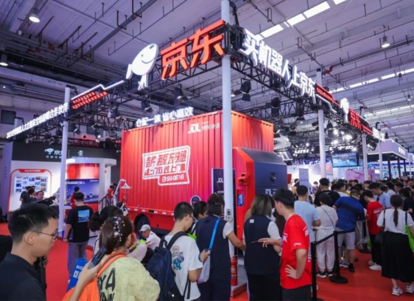 京東物流“狼族”系列亮相機(jī)器人大會，無人輕卡首秀詮釋智慧供應(yīng)鏈硬實力